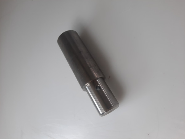 01-01-0021-B Adapter mit Zapfen zum verschweißen mit der Besenwelle