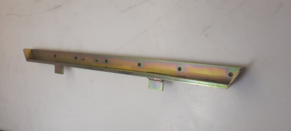 01-11-0104 Halter für Saugmundgummi vorne